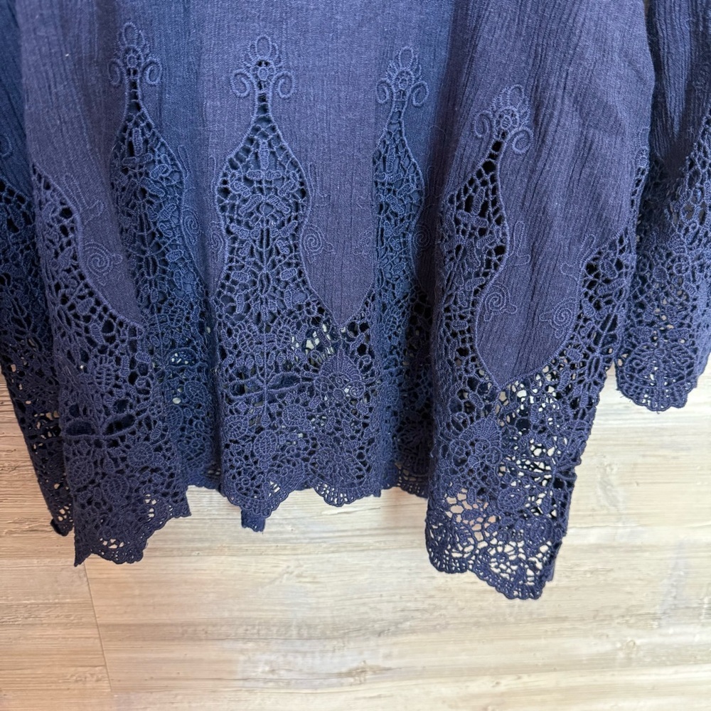 Soft Surroundings Navy Blue Crochet Lace Hem Boho Tunic Top - Size Medium - Picture 6 of 8